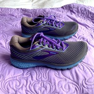 Brooks women’s running shoe, style: Ghost